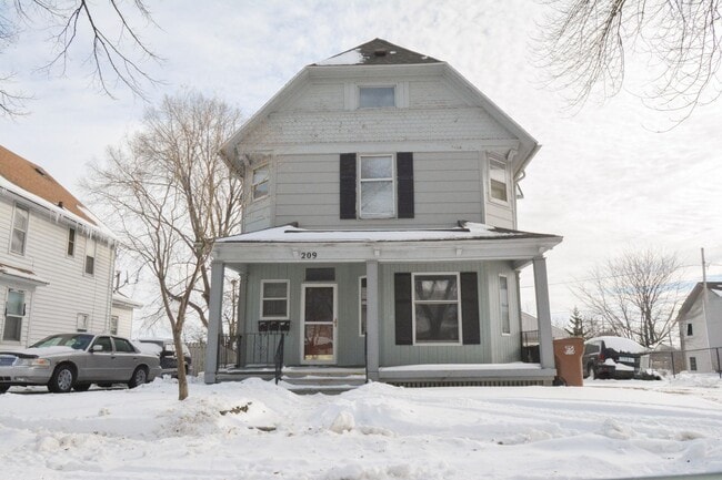 property at 209 S Pearl St