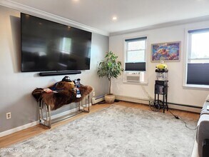 61 Aberdeen St, Unit 3 in Stamford, CT - Building Photo - Building Photo
