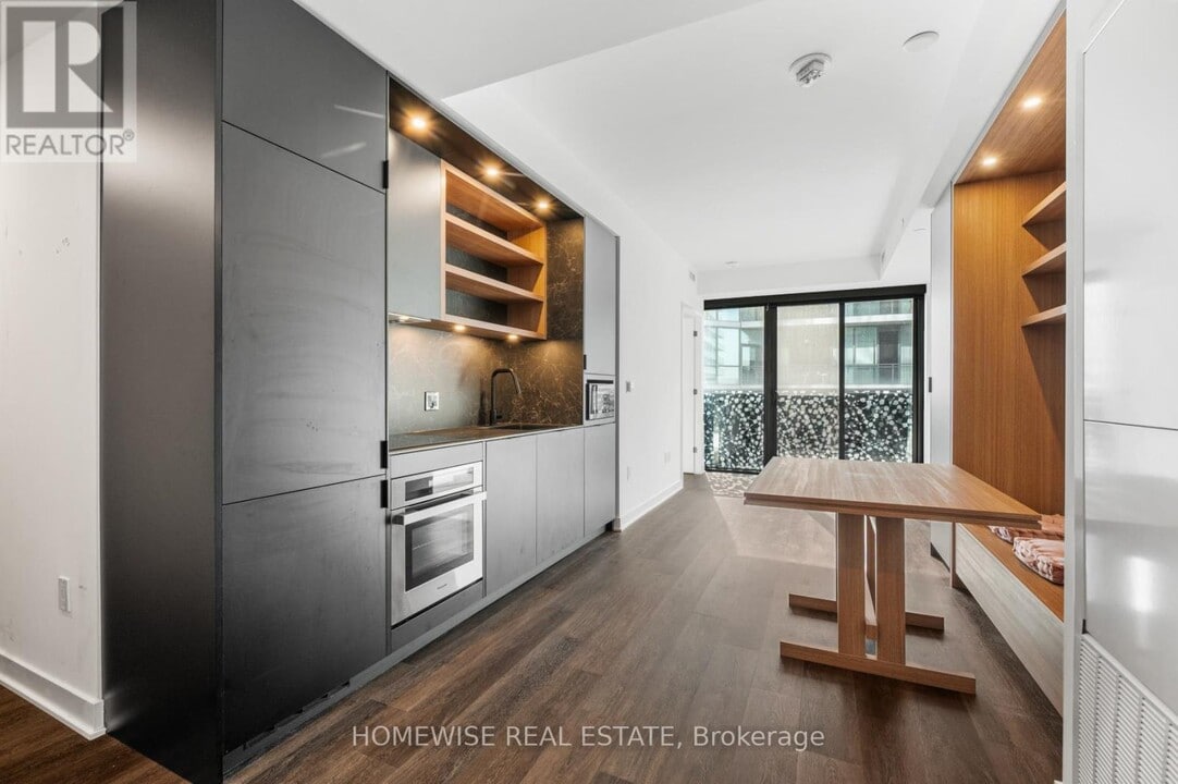 55-4555 Charles St E in Toronto, ON - Building Photo