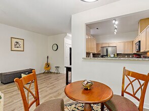 18930 Bothell Everett Hwy in Bothell, WA - Building Photo - Building Photo