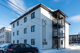 3176 Saindon St in Lévis, QC - Building Photo - Building Photo