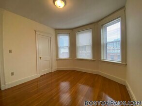 117 Park Dr in Boston, MA - Building Photo - Building Photo