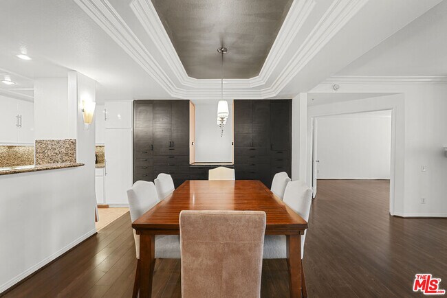 5224 Zelzah Ave in Los Angeles, CA - Building Photo - Building Photo
