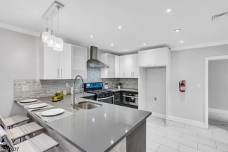1218 Kline Pl in Rahway, NJ - Foto de edificio - Building Photo