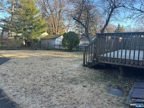 325 Bogert Ave in Ridgewood, NJ - Foto de edificio - Building Photo