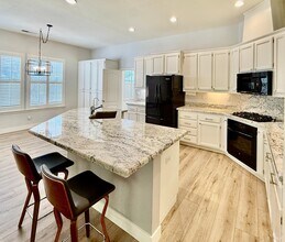 844 Signorelli Cir in St Helena, CA - Building Photo - Building Photo