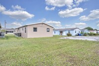 1712 Ave L in Fort Pierce, FL - Foto de edificio - Building Photo