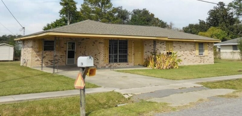 138 Comeaux Dr in Lockport, LA - Building Photo