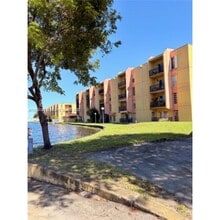 4719 NW 7th St in Miami, FL - Building Photo - Building Photo