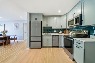 20 Radcliffe Rd, Unit 209 in Boston, MA - Foto de edificio - Building Photo