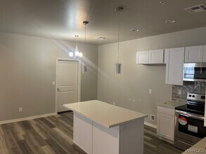 3418 Mulberry Ln in Kingman, AZ - Building Photo - Building Photo