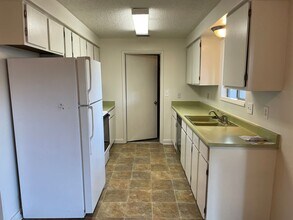 735 Kenyon St in Medford, OR - Building Photo - Building Photo