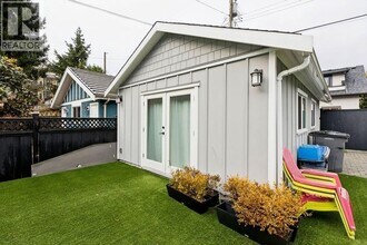 2075 W 48th Ave in Vancouver, BC - Building Photo - Building Photo