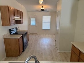 917 W South St in Leander, TX - Building Photo - Building Photo