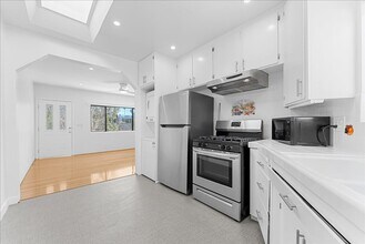 1739 Washington Way in Los Angeles, CA - Building Photo - Building Photo