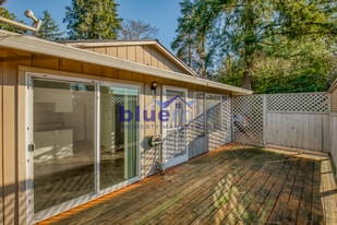 14904 SE Arista Dr in Oak Grove, OR - Building Photo