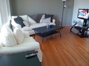 1603 Waukegan Rd in Glenview, IL - Foto de edificio - Building Photo