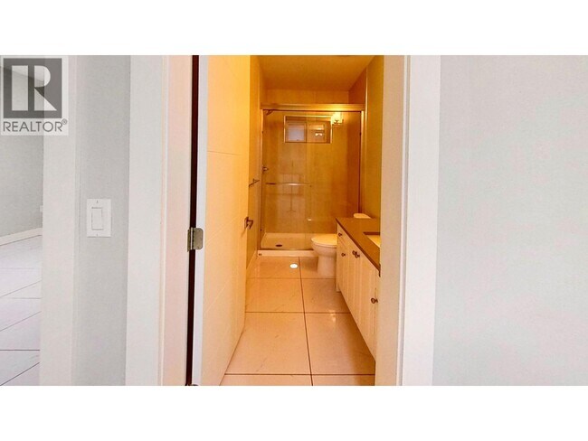 966 Stewart Ave in Coquitlam, BC - Building Photo - Building Photo