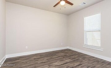 101 Foster Grove Drive in Youngsville, LA - Building Photo - Building Photo