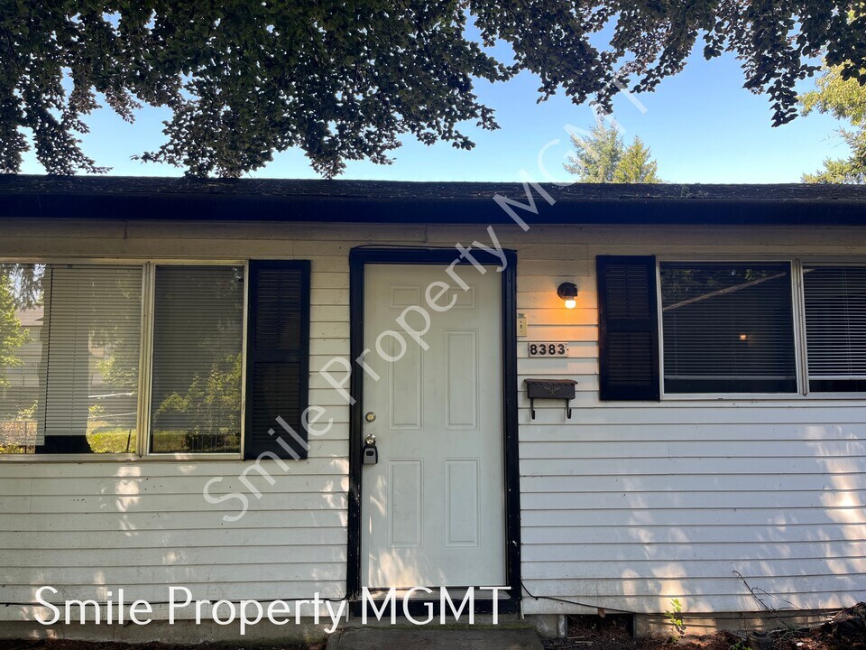 8383 SE Brooklyn St in Portland, OR - Building Photo
