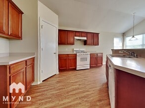 32011 Sue Ln in Pinehurst, TX - Building Photo - Building Photo