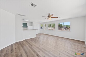 107 Cedargrove in San Marcos, TX - Building Photo - Building Photo