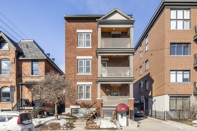 The Cozy Court in Ottawa, ON - Building Photo - Building Photo