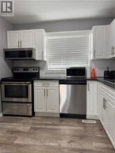 255 Northlake Dr in Waterloo, ON - Building Photo - Building Photo