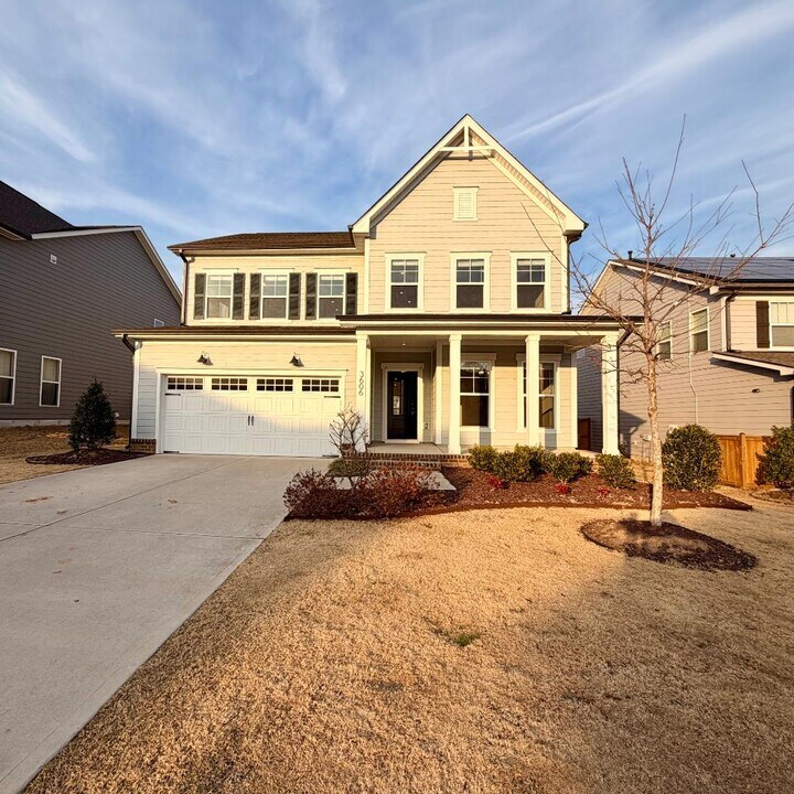 3606 Autumn Creek Dr in Fuquay Varina, NC - Building Photo
