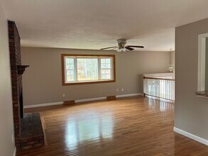 27 Miles Standish Dr in Marlborough, MA - Building Photo - Building Photo