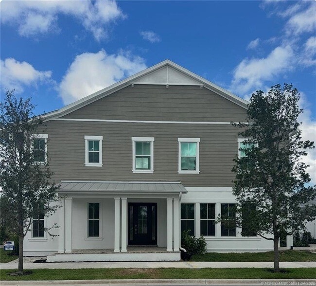 property at 824 SW Pr Ave