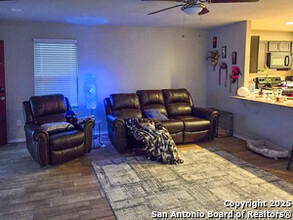 9514 Sandy Rdg Wy in San Antonio, TX - Building Photo - Building Photo