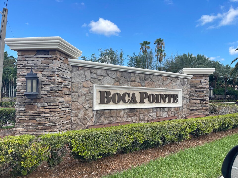 6508 Via Regina in Boca Raton, FL - Building Photo