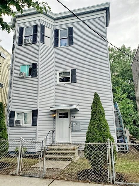 34 Gillooly Rd in Chelsea, MA - Building Photo