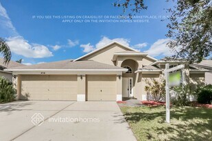 9718 Bay Colony Dr in Riverview, FL - Building Photo
