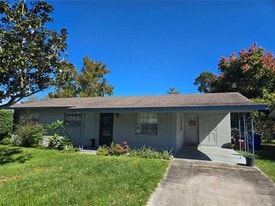 413 Tennessee Ave in St. Cloud, FL - Building Photo