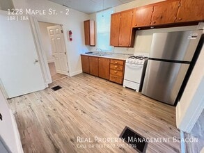 1228 Maple St in White River Jct, VT - Building Photo - Building Photo
