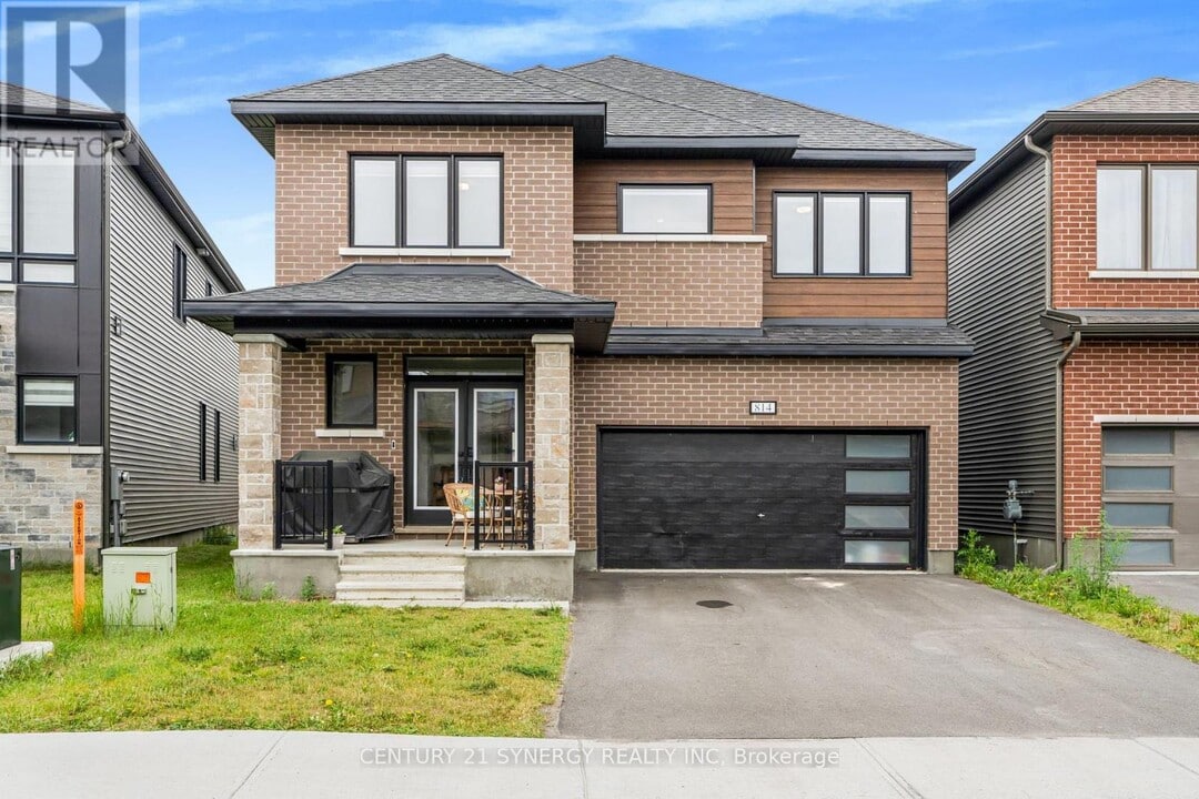814 Crossgate St in Ottawa, ON - Building Photo