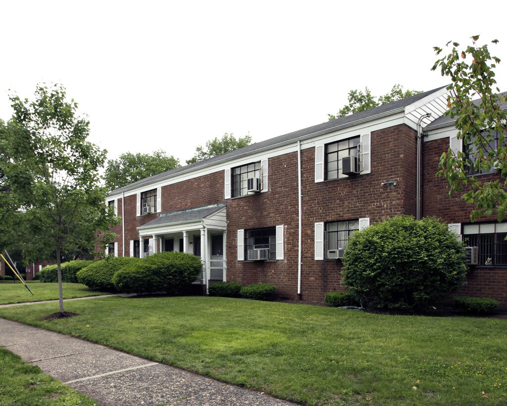 Knoll Croft Gardens Apartments Fair Lawn, NJ Apartments For Rent