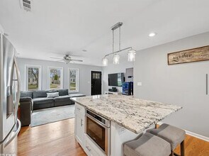 638 S Oakland Ave in Villa Park, IL - Building Photo - Building Photo