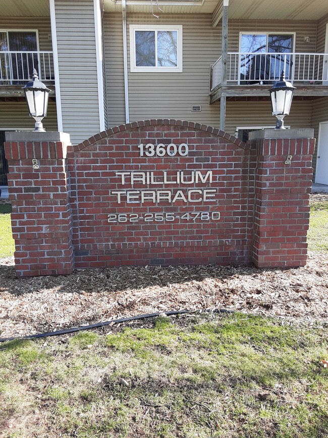 Trillium Terrace Apartments in Menomonee Falls, WI - Building Photo - Building Photo