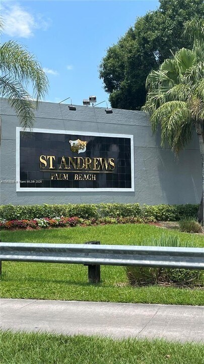 1163 Lake Terry Dr in West Palm Beach, FL - Building Photo