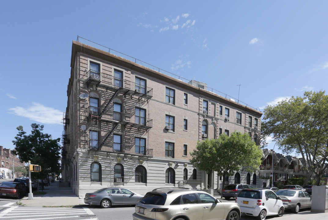 1023 Carroll St in Brooklyn, NY - Building Photo