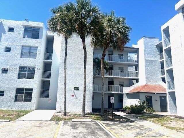 9450 Live Oak Pl, Unit 108 in Davie, FL - Building Photo - Building Photo