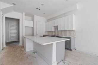 1504 Hussion St in Houston, TX - Building Photo - Building Photo