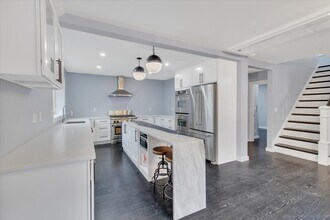 21 Deepwood Dr in Manchester, CT - Building Photo - Building Photo