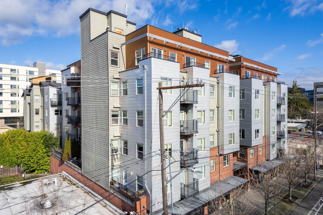 Dwell Roosevelt in Seattle, WA - Building Photo