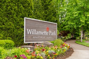 Willamette Park in Salem, OR - Building Photo