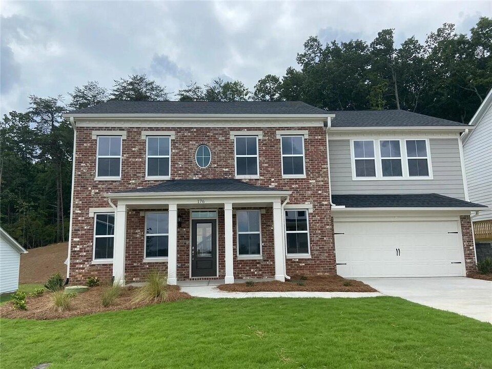 176 Greenbrier Way in Canton, GA - Building Photo