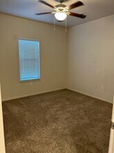 9603 Iola Ave in Lubbock, TX - Foto de edificio - Building Photo